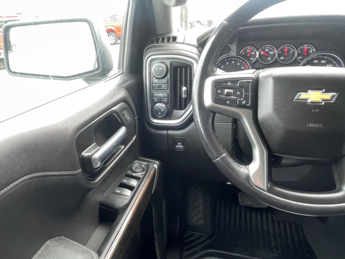 2022 GRAY CHEVROLET SILVERADO 1500 LT (1GCUYDED2NZ) with an 5.3L engine, Automatic transmission, located at 1960 Industrial Drive, Wasilla, 99654, (907) 274-2277, 61.573475, -149.400146 - Photo#9